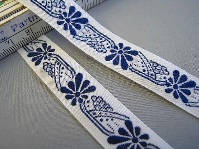 雲と太陽＊白地にネイビー