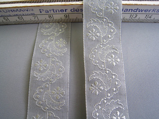 カフカリボン＊フリル＊グレイ地にシルバー